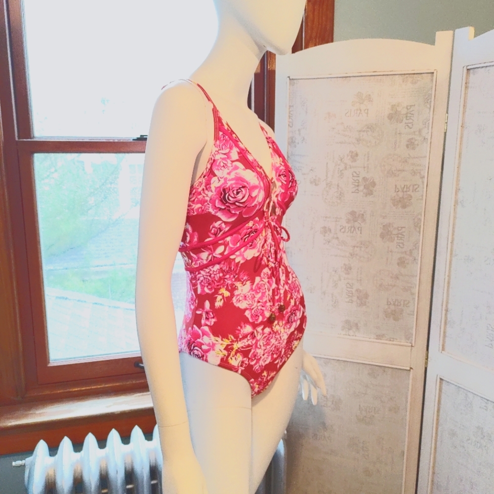 🛍BOGO🛍New Cupshe red floral plunge one piece with adjustable straps S